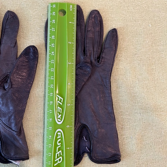 Dark gray vintage Leather Gloves. Size 6.5 - Picture 5 of 7